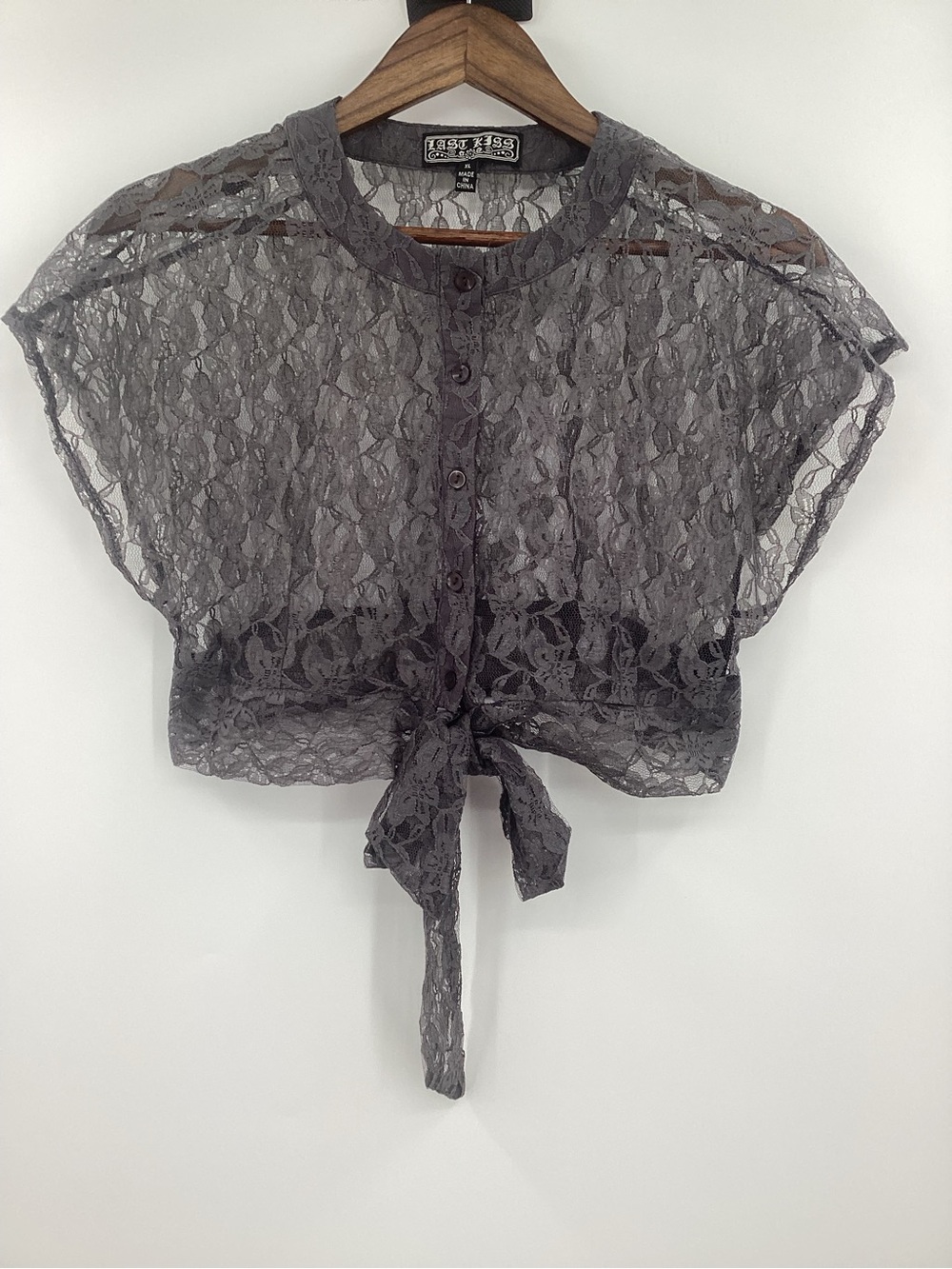 last kiss Gray Lace Tie-Front Cropped Blouse